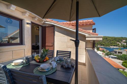 Balkoni atau teres di The Rooftop