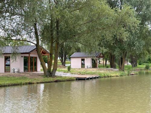 Bene- hegyi apartmanok 9735 Csepreg, Boldogasszony út kép - 3