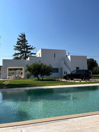 Πισίνα στο ή κοντά στο Emerald Suites - Villa Emerald