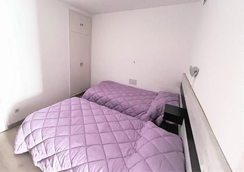 Postel nebo postele na pokoji v ubytování Apartamento primera linea de mar 2H F4