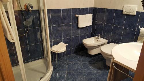 Un baño de Albergo Conca Verde