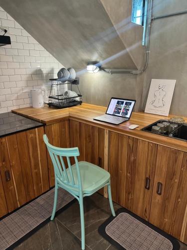 Dapur atau dapur kecil di Eden Villa - Verdant Garden