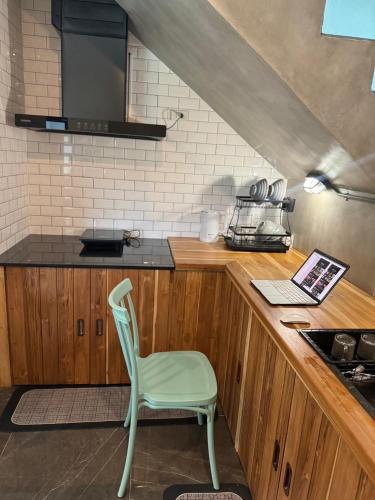 Dapur atau dapur kecil di Eden Villa - Verdant Garden