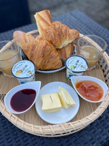 Mad i feriehuset eller i nærheden