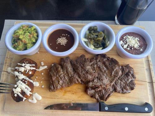 Φαγητό σε αυτό το ξενοδοχείο ή κάπου εκεί κοντά