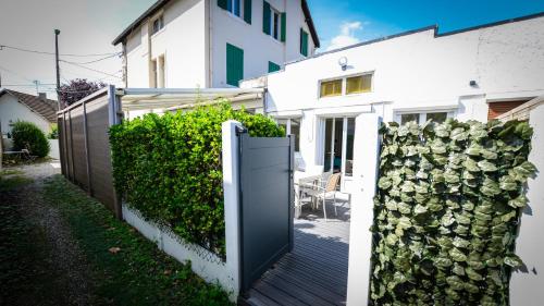 Κήπος έξω από το Maison calme éventail de Cabourg
