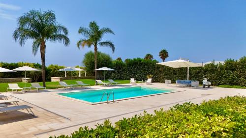 Bazén v ubytování TerraFORTE Luxury Sicilian Villa nebo v jeho okolí