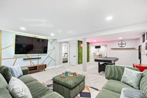 Televisyen dan/atau pusat hiburan di Luxurious National Harbour home