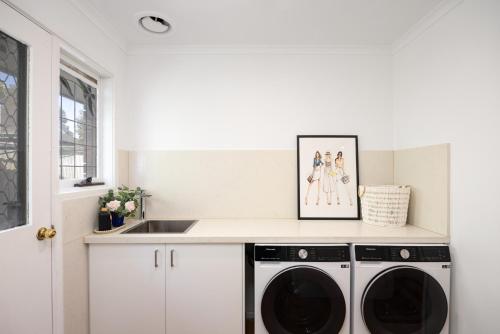 Φωτογραφία από το άλμπουμ του Shine Carrum Down - Family Oasis With Heated Pool σε Carrum Downs