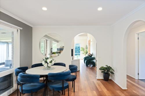 Χώρος καθιστικού στο Shine Carrum Down - Family Oasis With Heated Pool