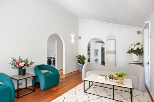 Χώρος καθιστικού στο Shine Carrum Down - Family Oasis With Heated Pool