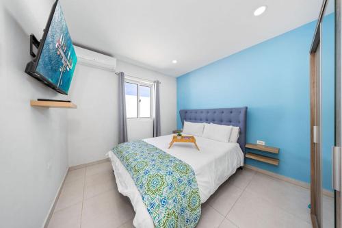 Amazing 2BR SuitePoolPatioBBQ5 min-Palm Beach
