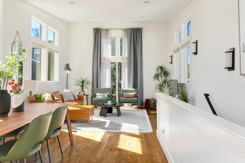 3BR 2.5BA The Orcas Parkside_3