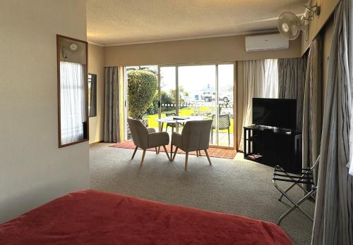 Televisyen dan/atau pusat hiburan di Ala Moana Motel
