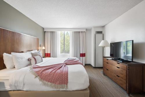 315 LoSo Hotel Airport Image