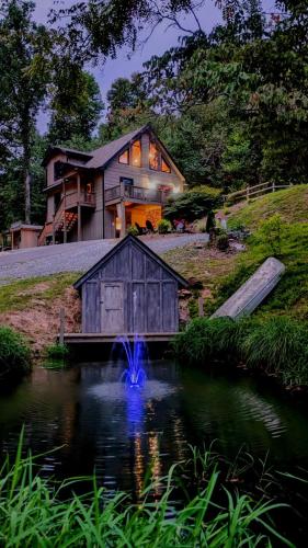 Lil Cabin in the Cove! MTN views, theater, hot tub, games, king beds, Prime Location! photo 15