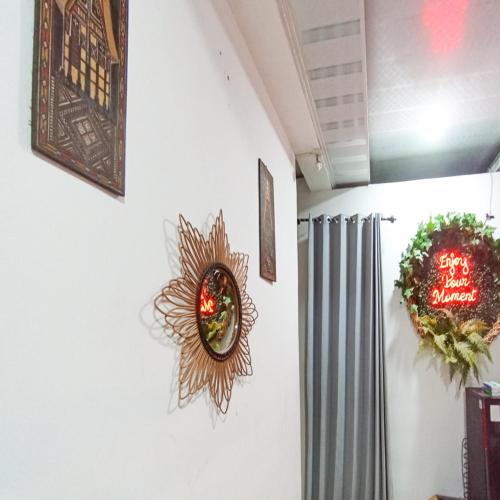 Фотография из галереи Ariska Room near Alun Alun Jombang RedPartner в городе Peterongan
