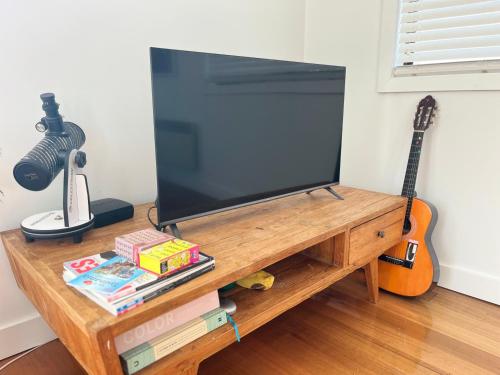 The Coles Bay Shack - Freycinetにあるテレビまたはエンターテインメントセンター