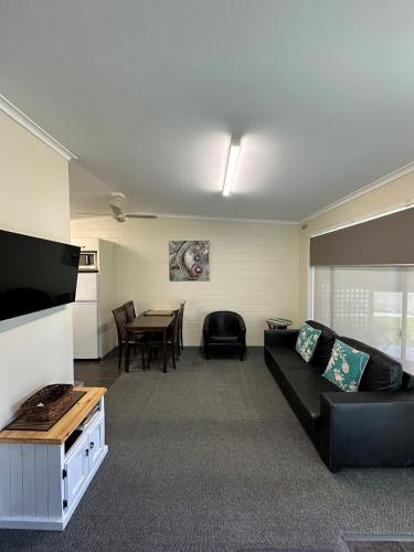 Zona de estar de The Silver Bream Motel & Self Contained Units