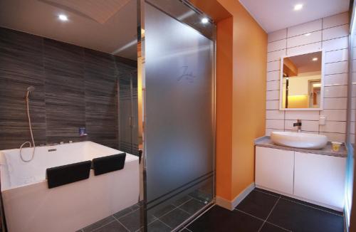 Koupelna v ubytování Jade hotel
