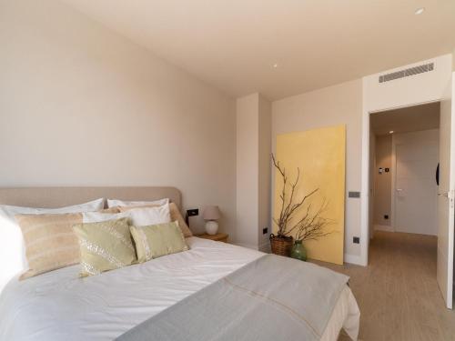 Sunny Villa by Platja Ardiaca