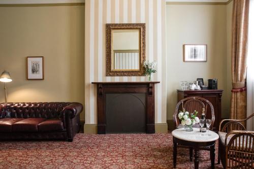 Χώρος καθιστικού στο Hadley's Orient Hotel