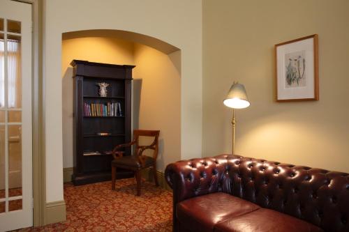 Χώρος καθιστικού στο Hadley's Orient Hotel