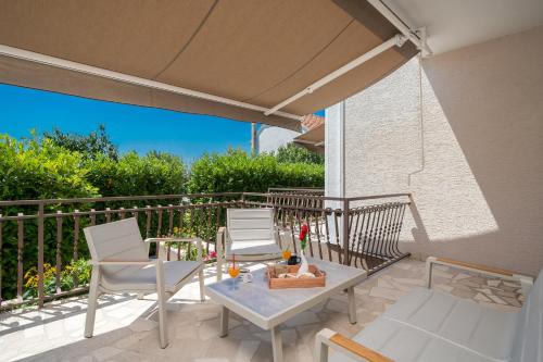 Balkoni atau teres di Modern XXL Villa