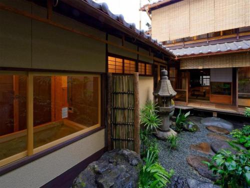 Nijo Garden Villa