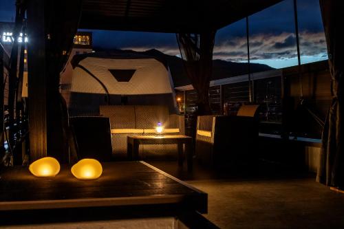 Furano Trailer Village Den