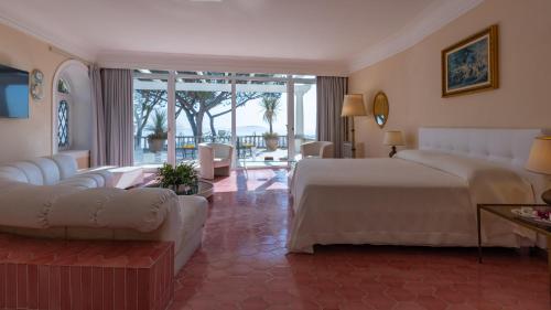 Ένα ή περισσότερα κρεβάτια σε δωμάτιο στο VILLA CARINA 12, Emma Villas