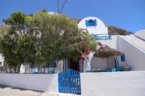 Φωτογραφία από το άλμπουμ του Flora Studios Perissa Santorini στην Περίσσα