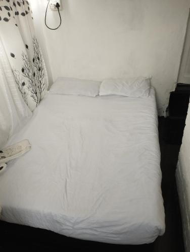 Ένα ή περισσότερα κρεβάτια σε δωμάτιο στο Small affordable room rustenburg