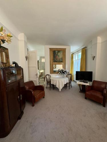 Luxury and cosy apartment in Paris, 16è Arrondissement