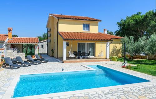 Nice Home In Vodnjan With Kitchen