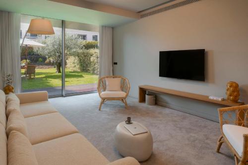 Savoy Residence Casa Branca III by an island apart