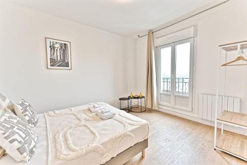 Studio lumineux et moderne à Montreuil - II