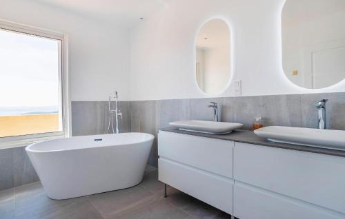 Lovely Home In Sainte-Maxime With Wifi