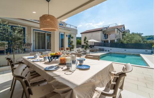 Πισίνα στο ή κοντά στο Villa Ana