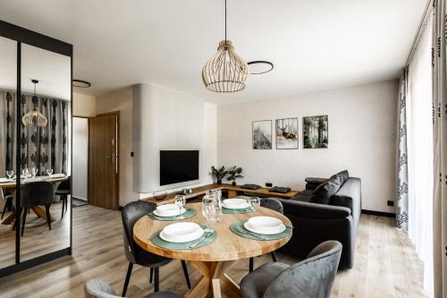 Szczyrk Dolina Czyrna - Apartament z 1 sypialnią, balkonem, widokiem na stok i miejscem garażowym w cenie - BestRooms