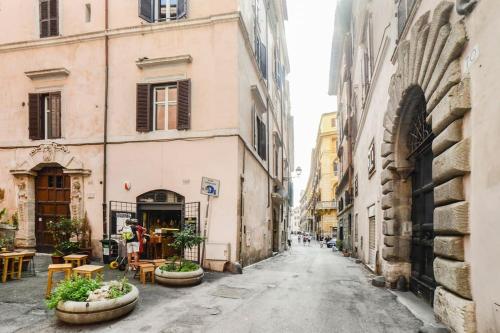 PANTHEON LARGE APARTMENT IN THE HEART OF ROME s