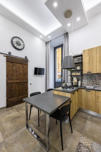 Industrial Apartment 2 Camere 2 Bagni Palazzo Mormando Napoli Centro Storico