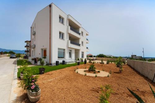 Sea View Apartments Ryta