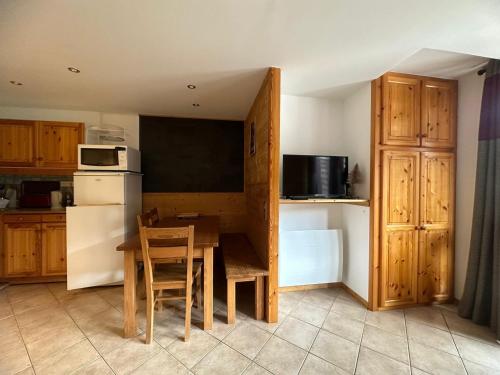 Appartement chaleureux proche des pistes avec balcon