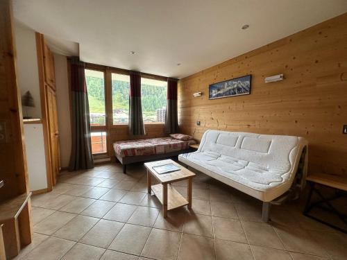 Appartement chaleureux proche des pistes avec balcon