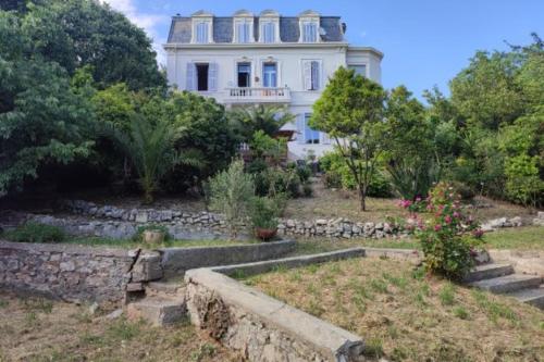 06BI - Beautiful apartment with garden and terrace