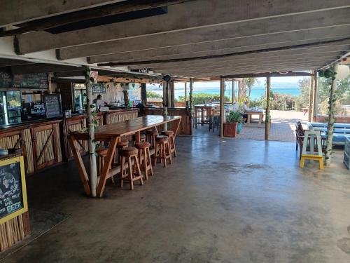 Restoran atau tempat lain untuk makan di Island Vibe Backpackers Jeffreys Bay