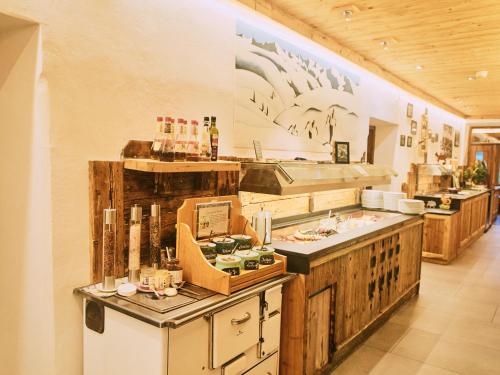 Η κουζίνα ή μικρή κουζίνα στο Almi's Berghotel