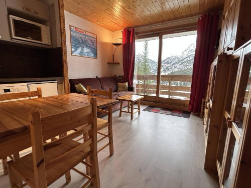 Appartement skis aux pieds à Méribel avec balcon - 4 pers. - FR-1-355-122