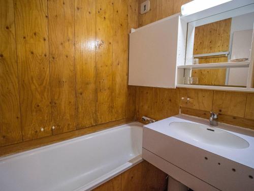Koupelna v ubytování Valmorel : 3P lumineux, pied des pistes, proche ESF, balcon sud-est - FR-1-356-319